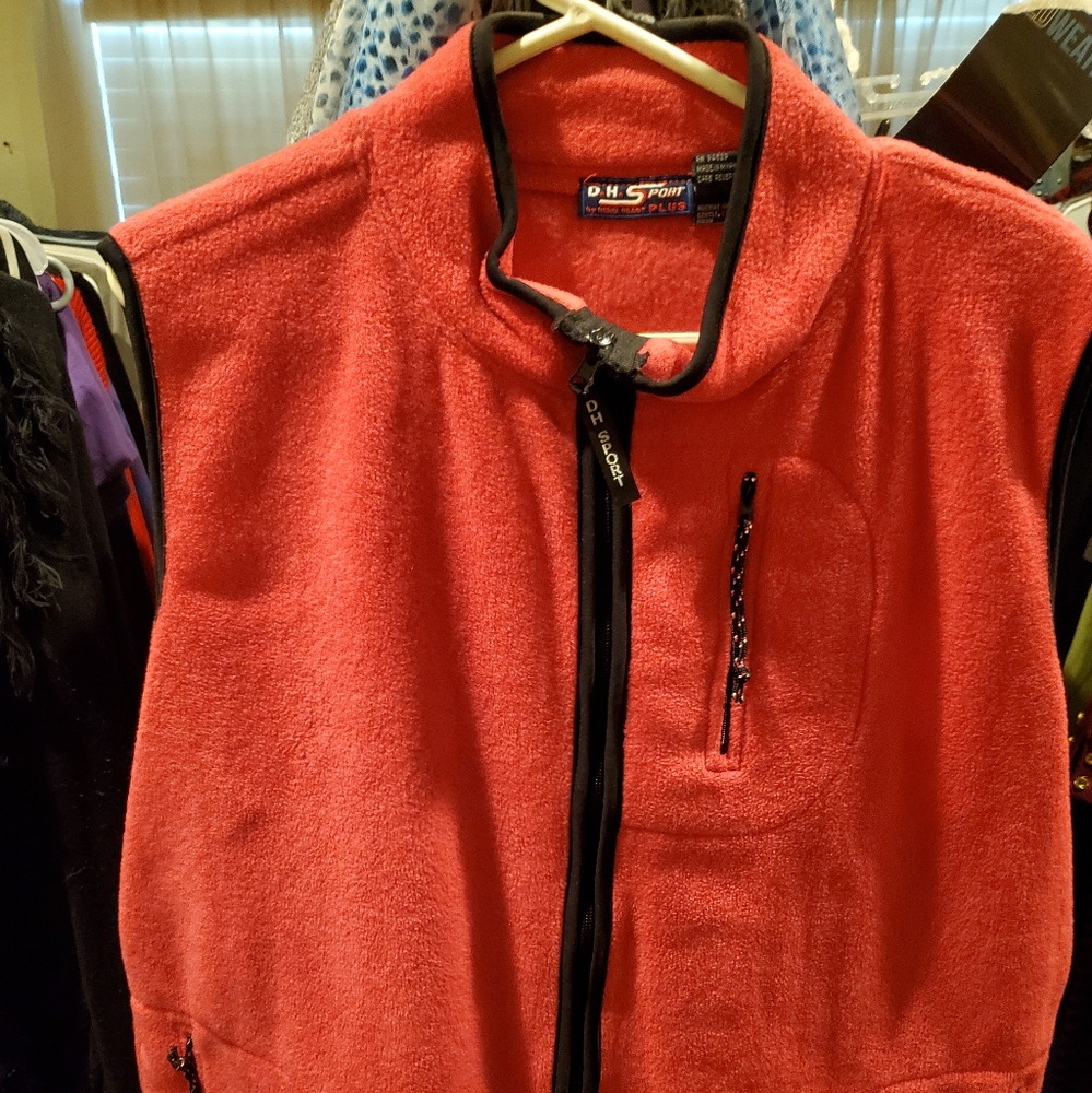 DH Sports fleece vest